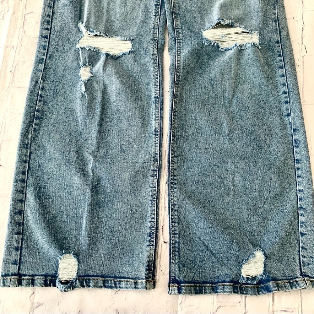HIGH Rise Distressed Wide Leg Jeans - Picture 3 of 11